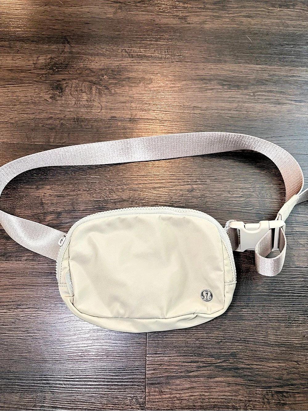 lululemon Everywhere Belt Bag 1L Crossbody Bag in Cream